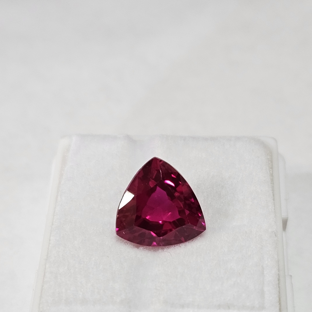 Dark Certified Trillion Cut Ruby 4.40 Carats! ❤️ - Picture 2 of 6